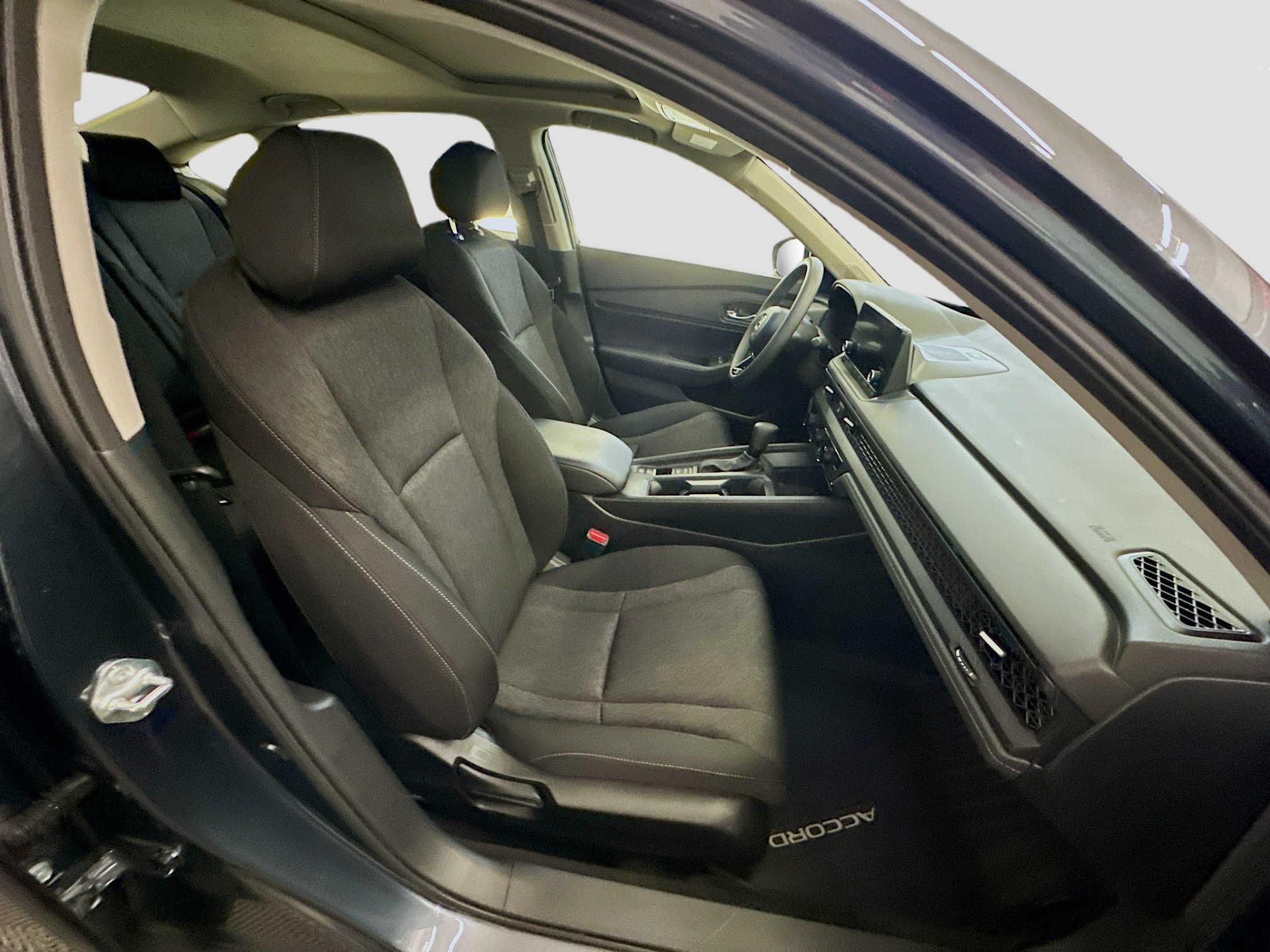 Used 2025 Honda Accord SE image 32