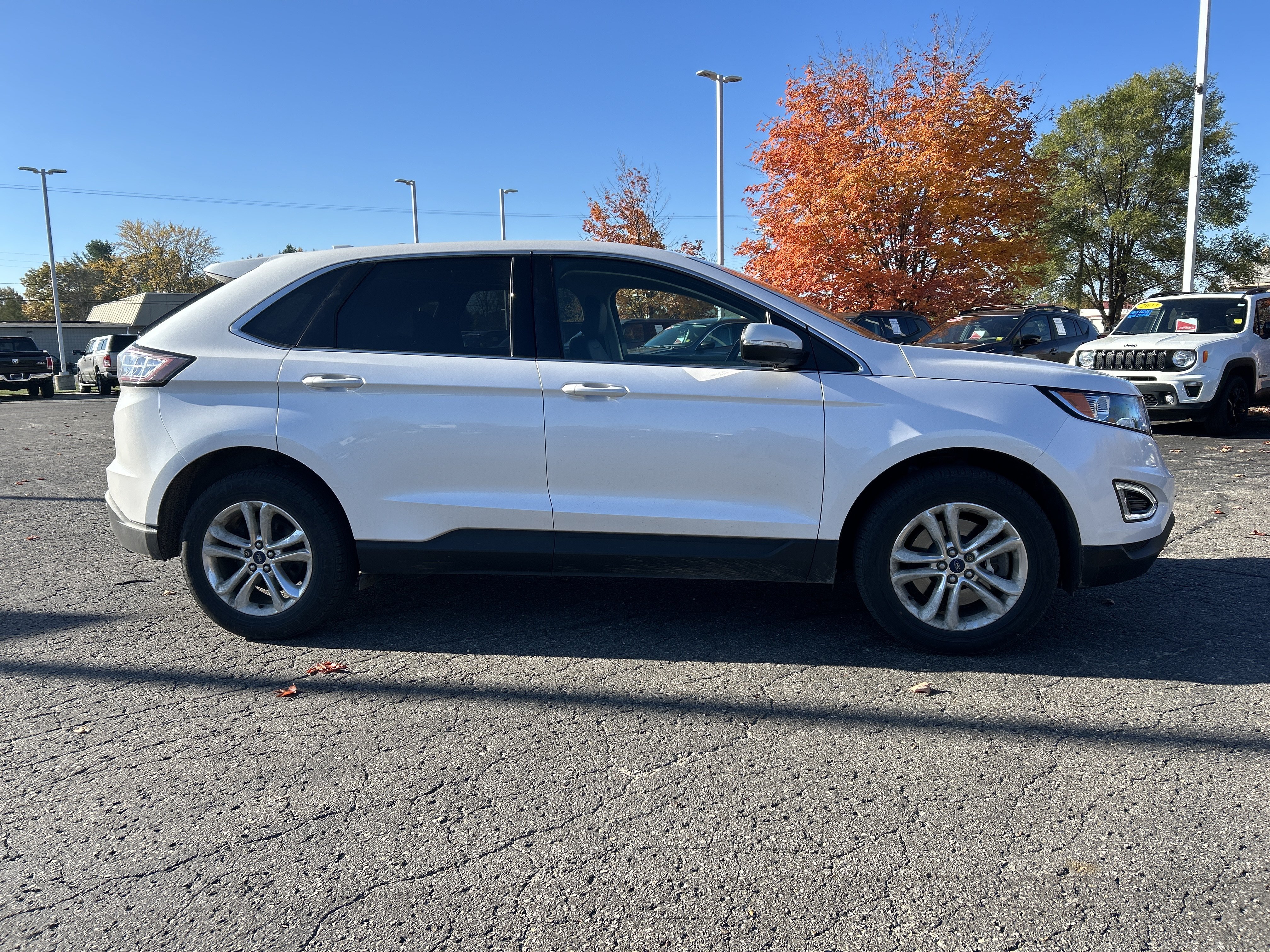 Used 2017 Ford Edge SEL w/ Equipment Group 201A AWD/4WD image 3