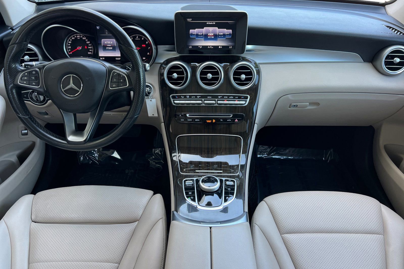 Used 2017 Mercedes-Benz GLC 300 4MATIC image 3