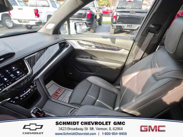 Used 2025 Cadillac XT6 Premium Luxury image 19