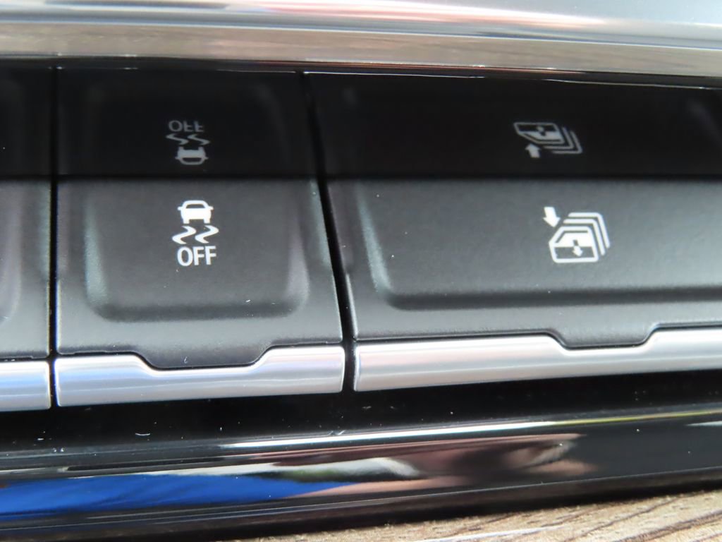 Used 2022 Chevrolet Silverado 1500 RST AWD/4WD image 11