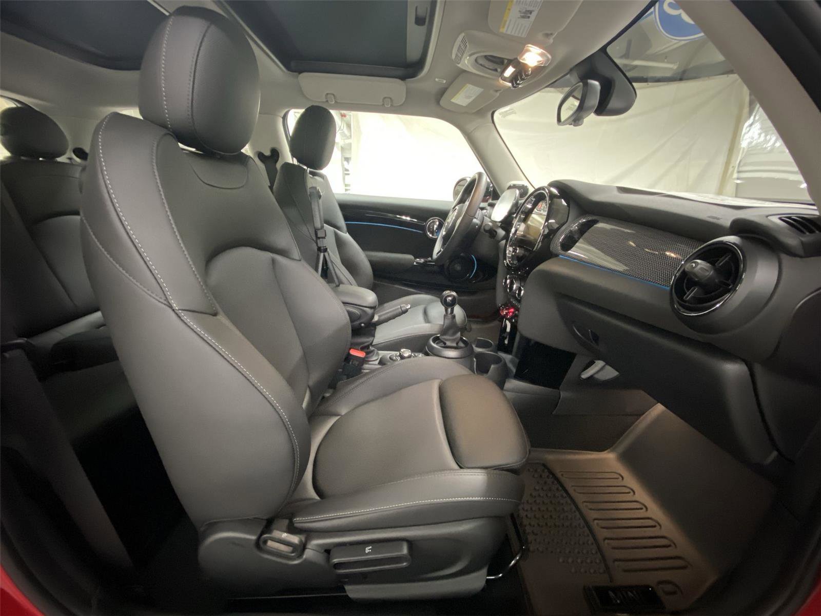 Used 2023 MINI Cooper S w/ Driver Assistance Package image 30