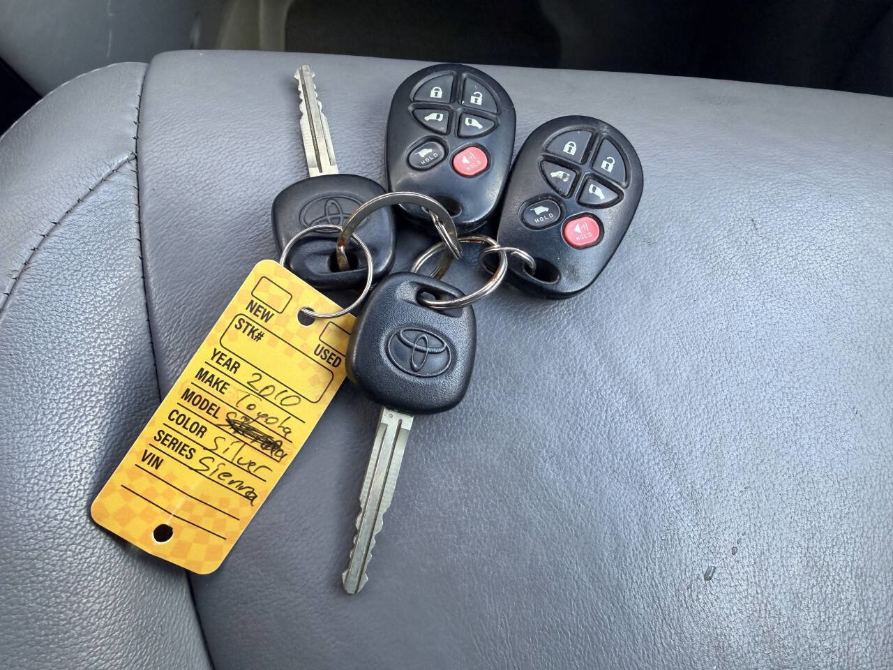 Used 2010 Toyota Sienna XLE Limited image 49