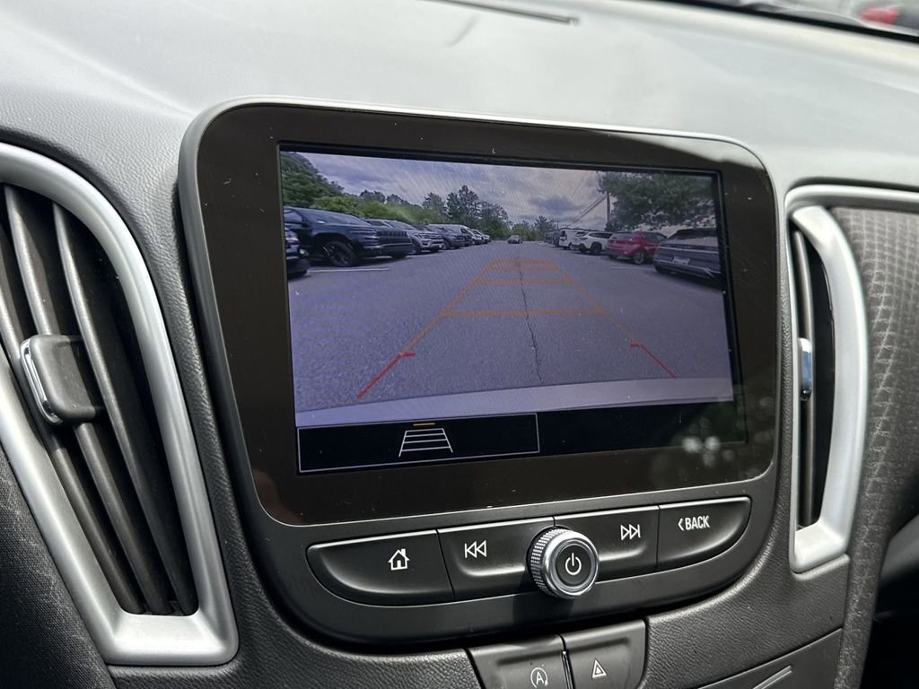 Used 2024 Chevrolet Malibu LT FWD image 17