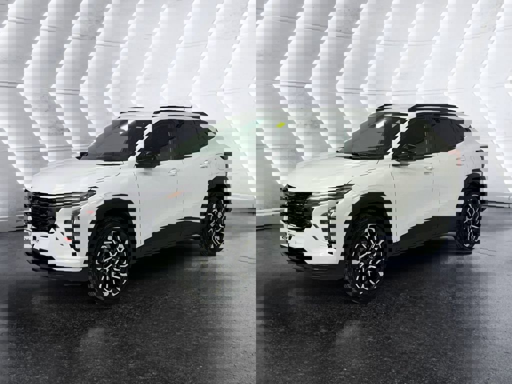 Used 2024 Chevrolet Trax RS w/ Driver Confidence Package image 3