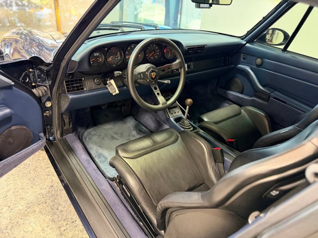 Used 1995 Porsche 911 Carrera RWD image 19