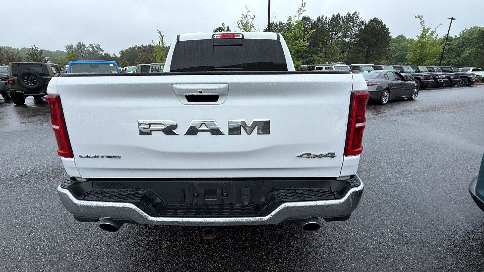 Used 2025 RAM 1500 Limited AWD/4WD image 9