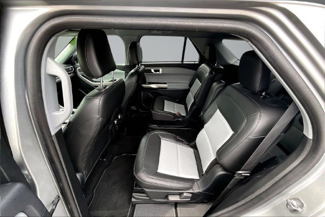 Used 2023 Ford Explorer XLT w/ Equipment Group 202A AWD/4WD image 22