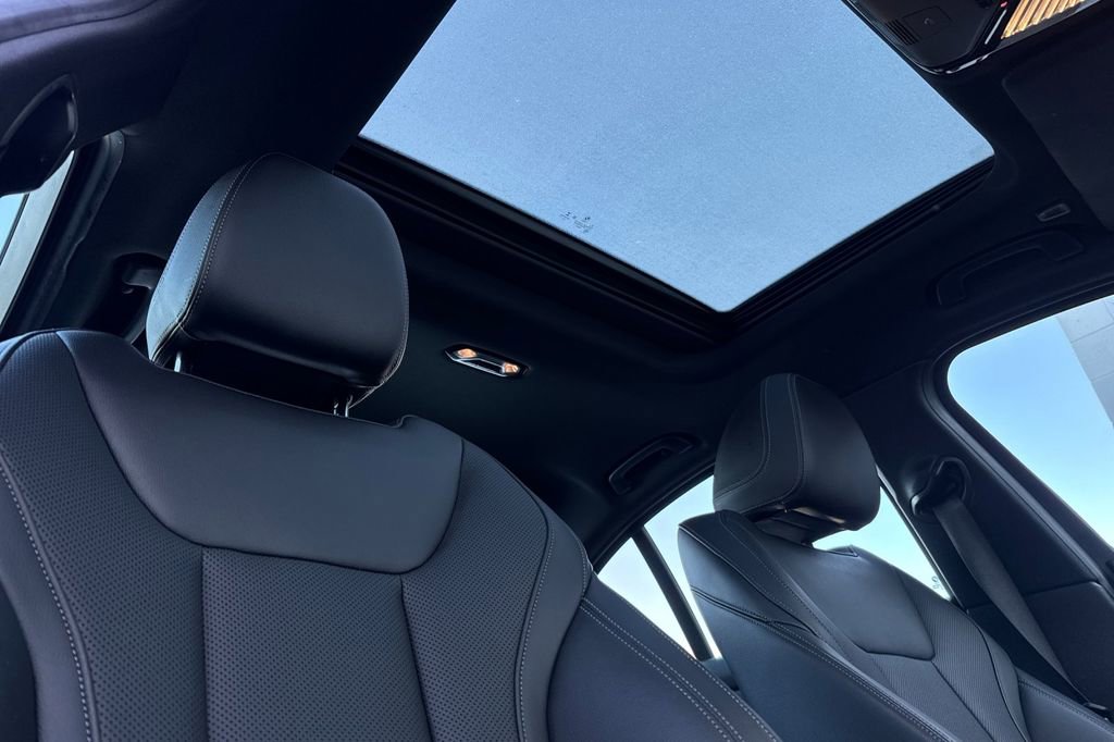 Used 2022 BMW 330i Sedan w/ Premium Package 2 image 17