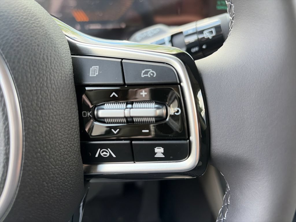 New 2026 Kia Carnival FWD image 10