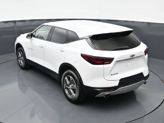 Used 2025 Chevrolet Blazer LT FWD image 37