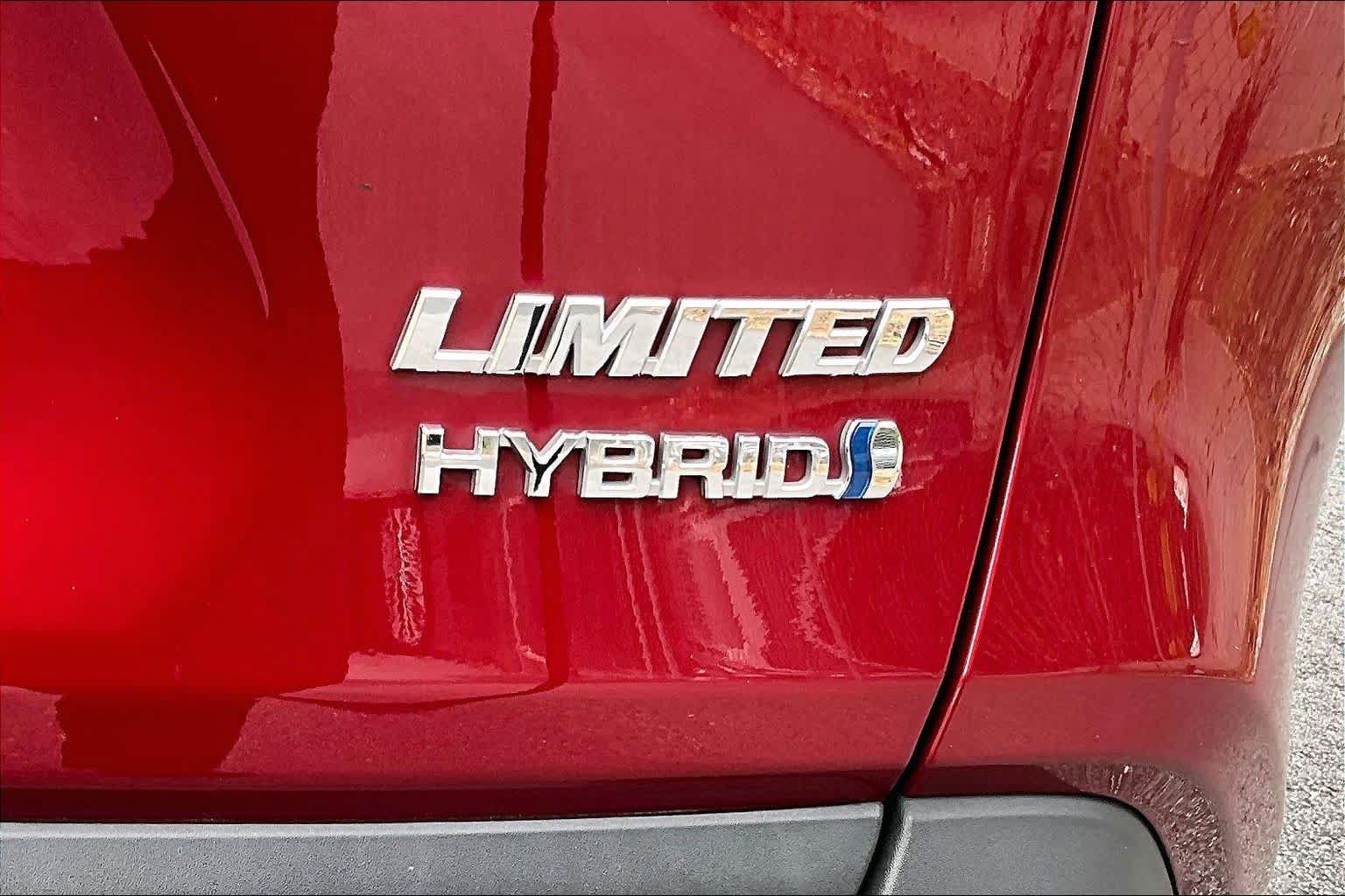 Used 2023 Toyota RAV4 Limited AWD/4WD image 10