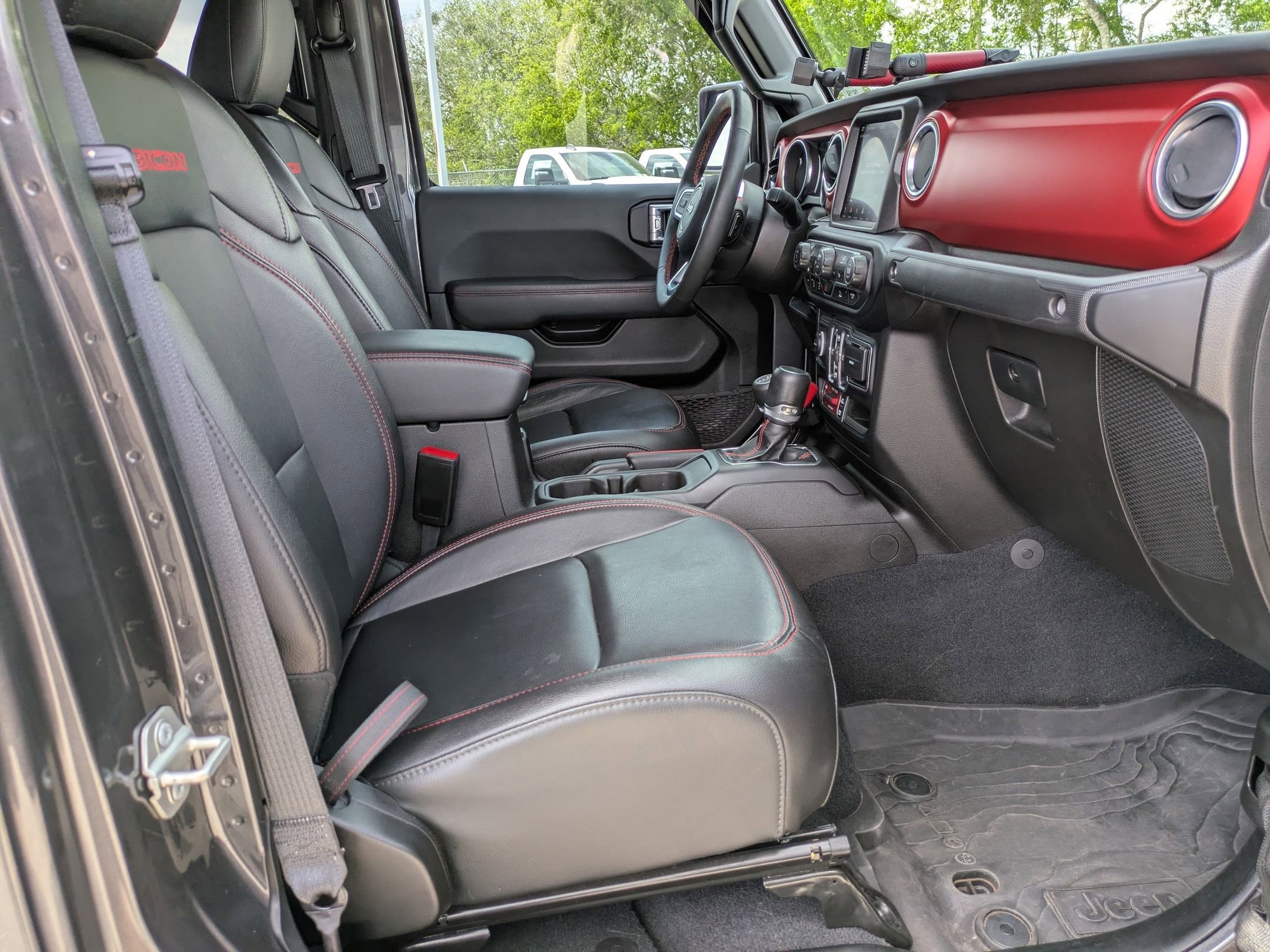 Used 2023 Jeep Gladiator Rubicon w/ Cold Weather Group image 25