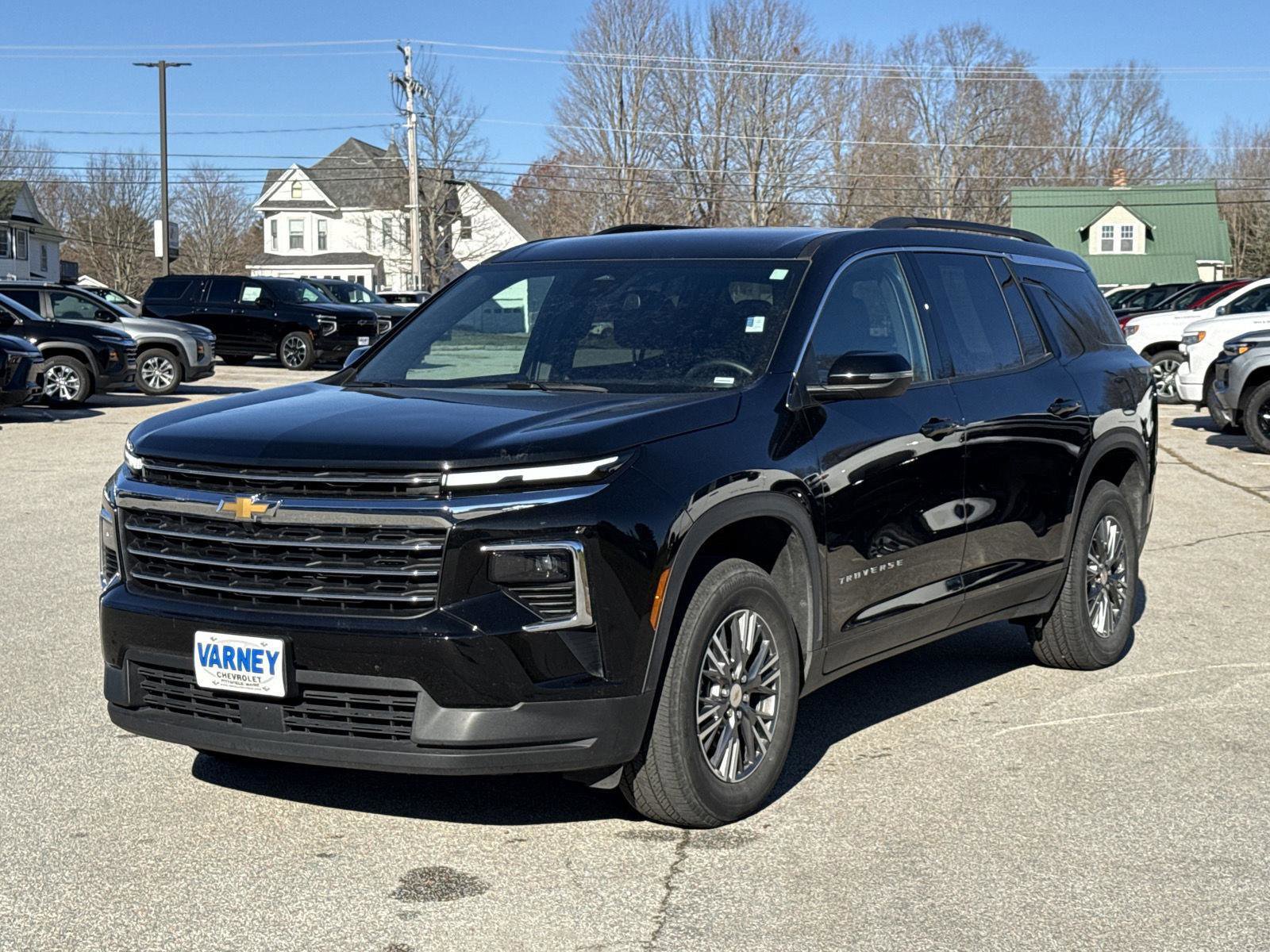 Used 2025 Chevrolet Traverse LT image 1