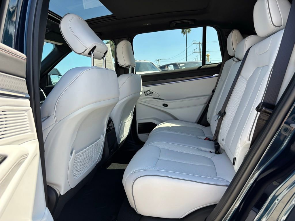 Used 2025 Jeep Wagoneer S Limited image 22