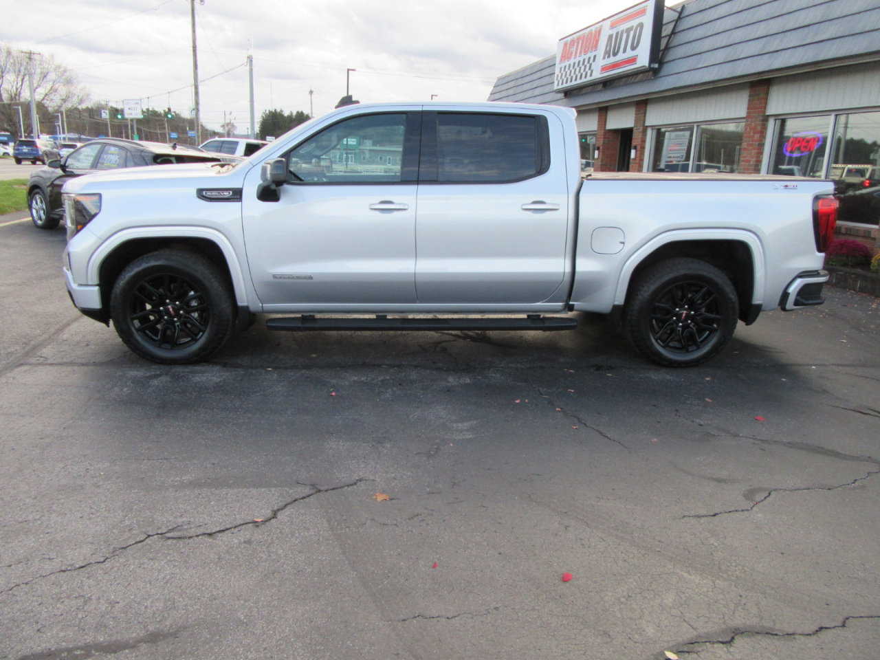 Used 2022 GMC Sierra 1500 Elevation image 6