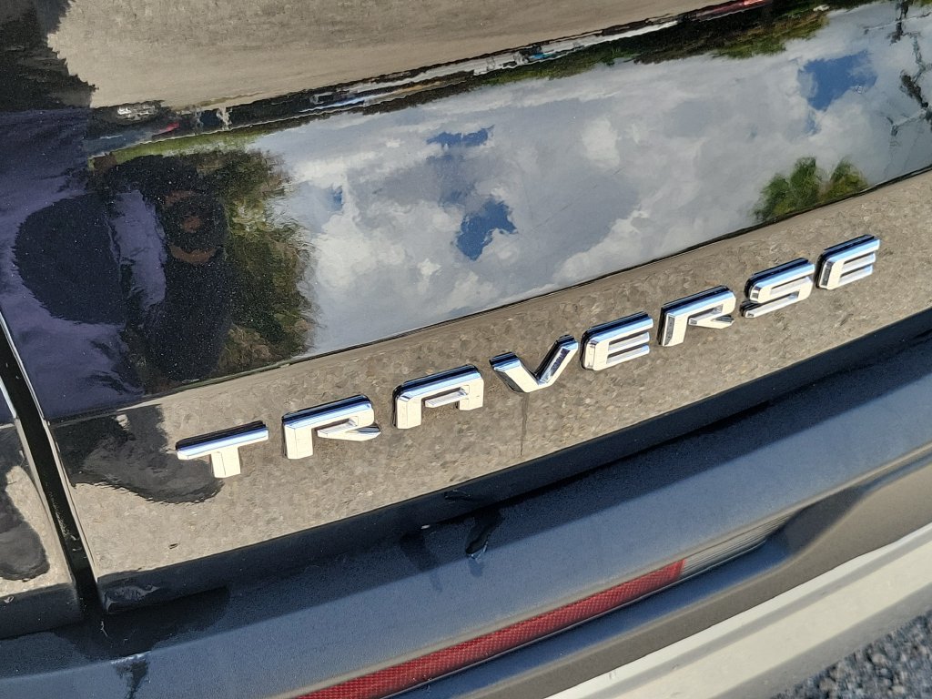 Used 2025 Chevrolet Traverse LT FWD image 13