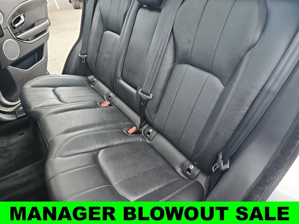 Used 2019 Land Rover Range Rover Evoque SE Premium image 14