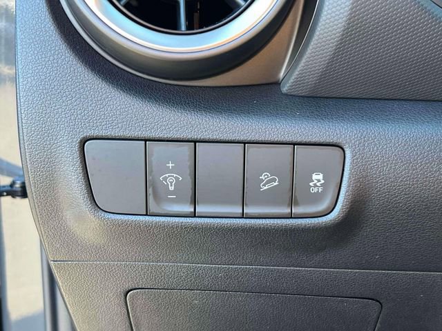 Certified 2023 Hyundai Kona SE image 20