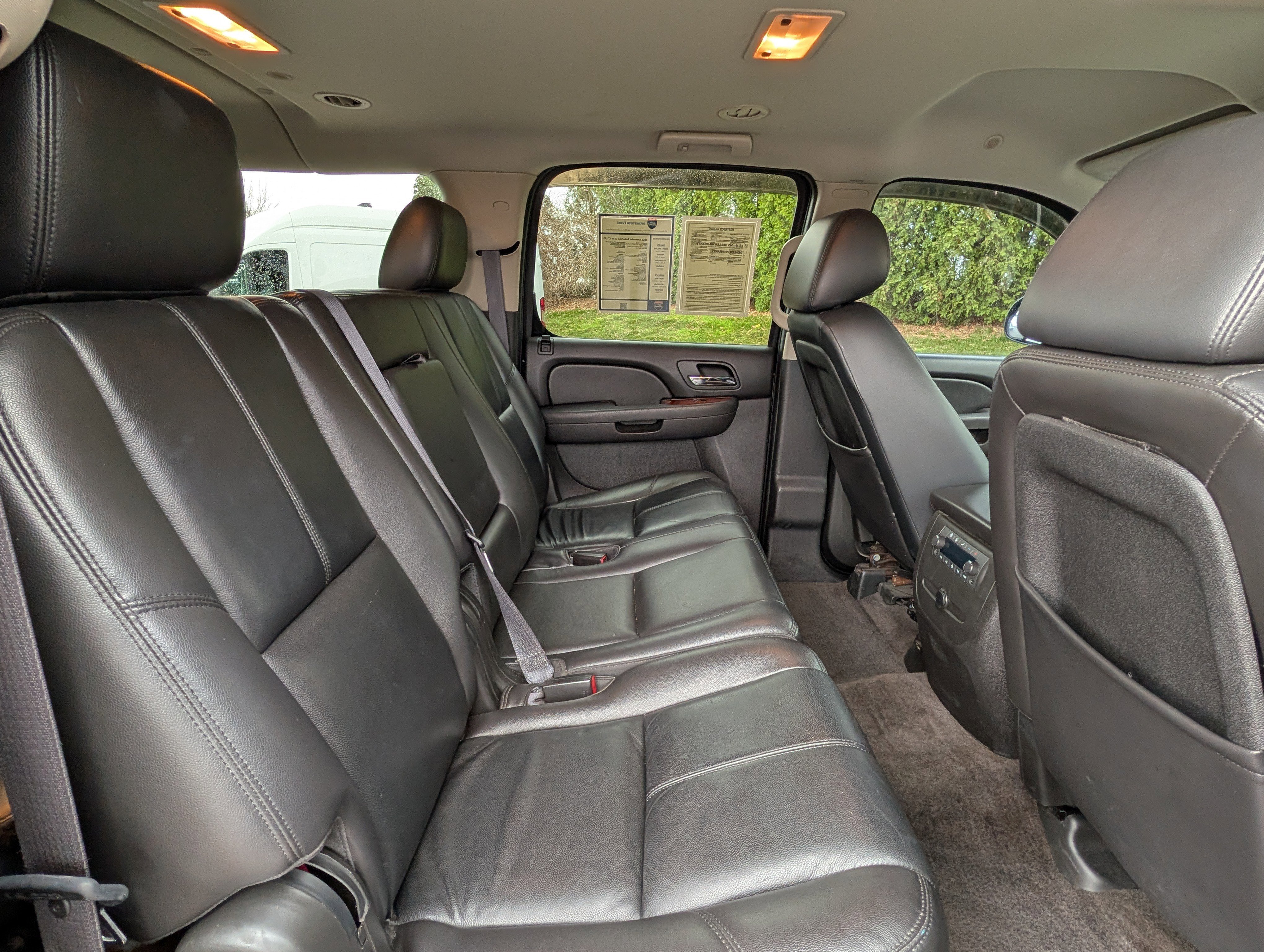 Used 2011 Chevrolet Suburban LT image 25