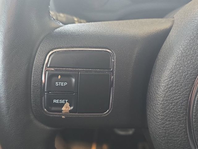 Used 2012 Jeep Compass Latitude w/ Altitude Pkg image 18