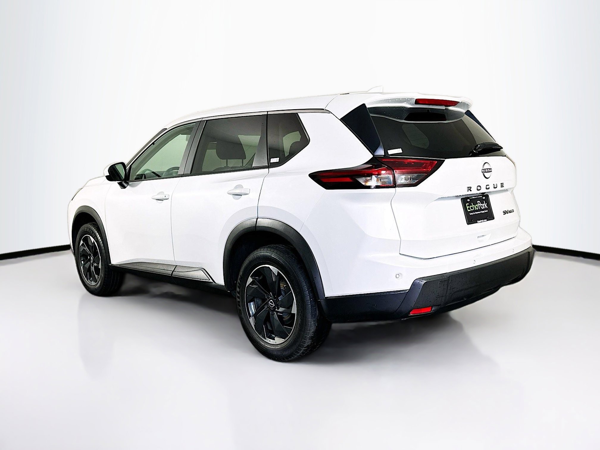 Used 2024 Nissan Rogue SV image 5
