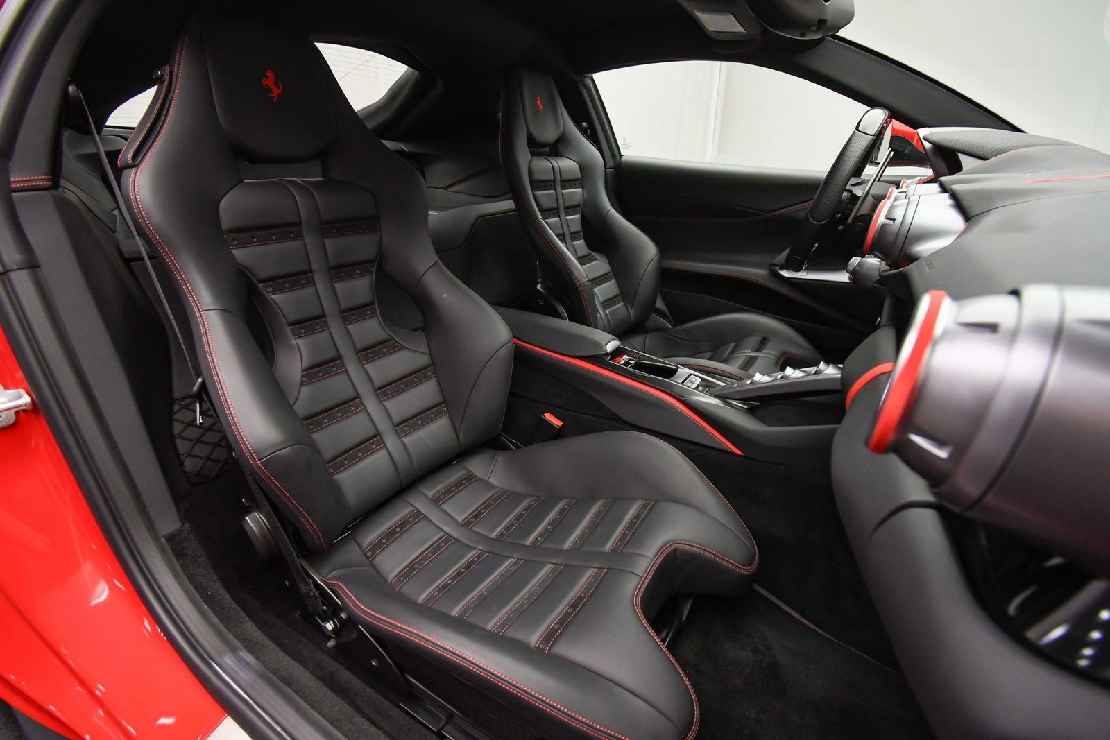 Used 2018 Ferrari 812 Superfast RWD image 60