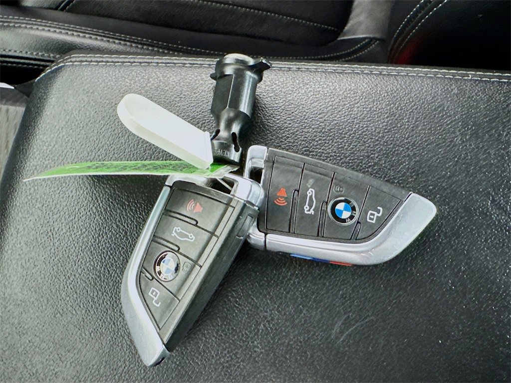 Used 2020 BMW 330i xDrive 330i xDrive w/ M Sport Package image 22