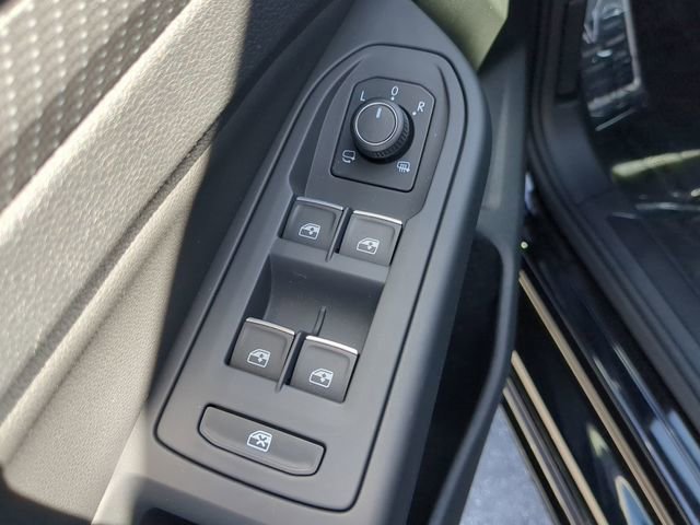 Used 2024 Volkswagen Golf R image 17