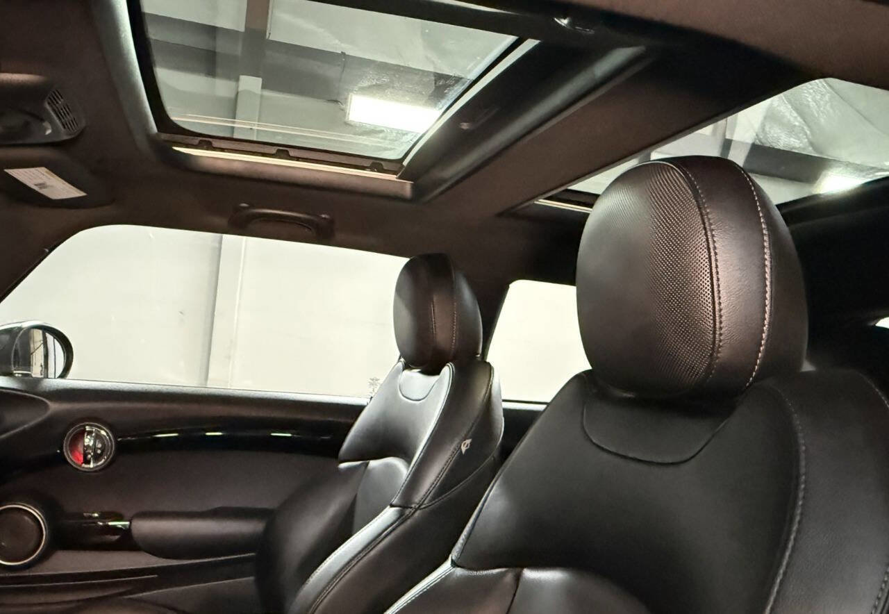 Used 2014 MINI Cooper S image 11