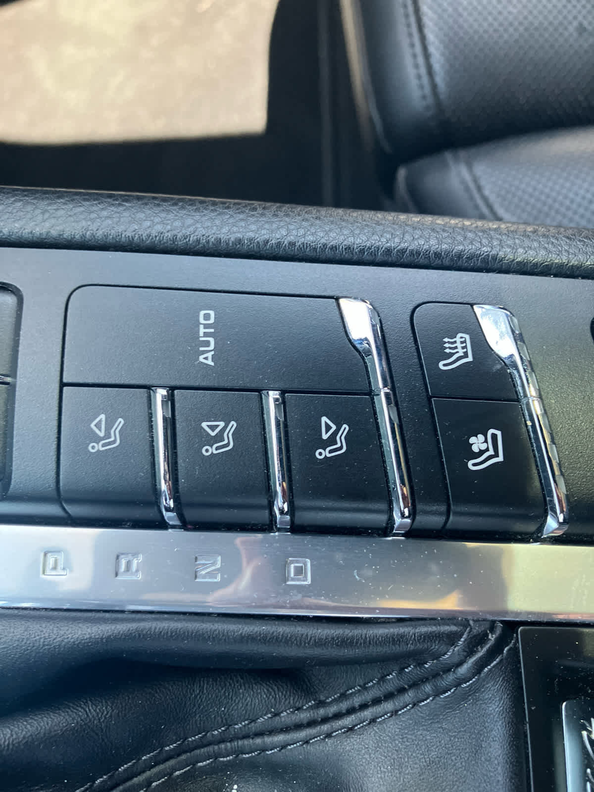 Used 2018 Porsche Macan S w/ Premium Package Plus AWD/4WD image 35