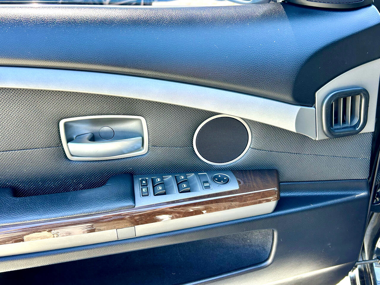 Used 2005 BMW 760i image 10