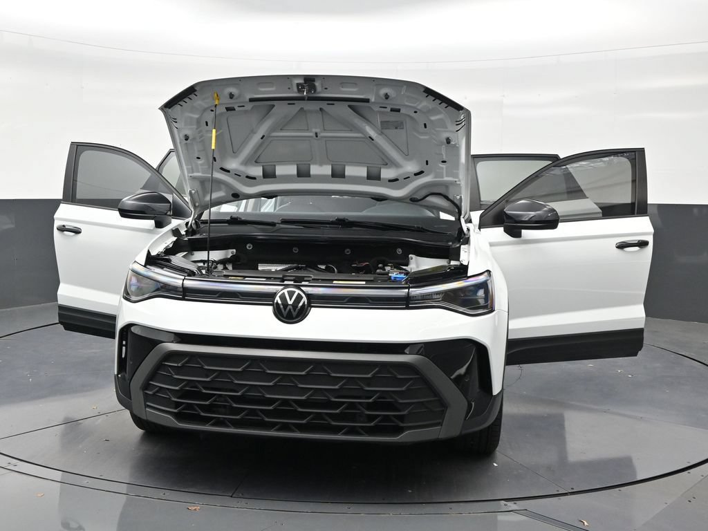 Used 2025 Volkswagen Taos SE FWD image 33