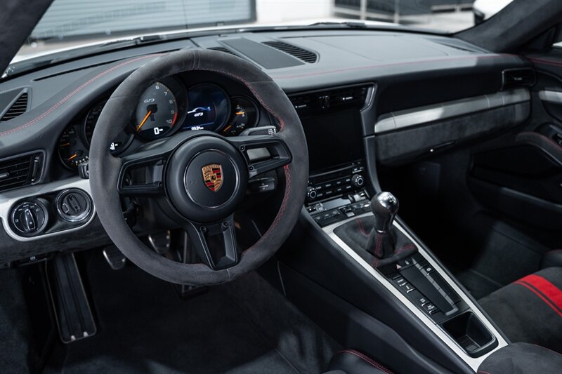 Used 2018 Porsche 911 GT3 RWD image 47