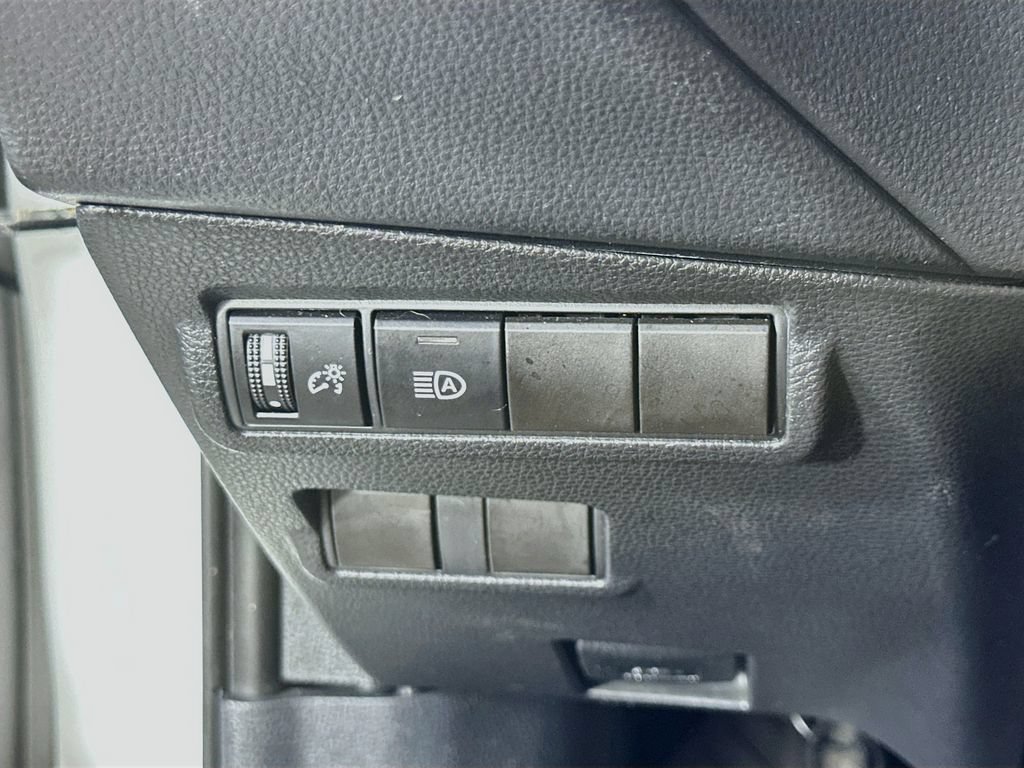 Used 2023 Toyota Corolla Cross XLE FWD image 23