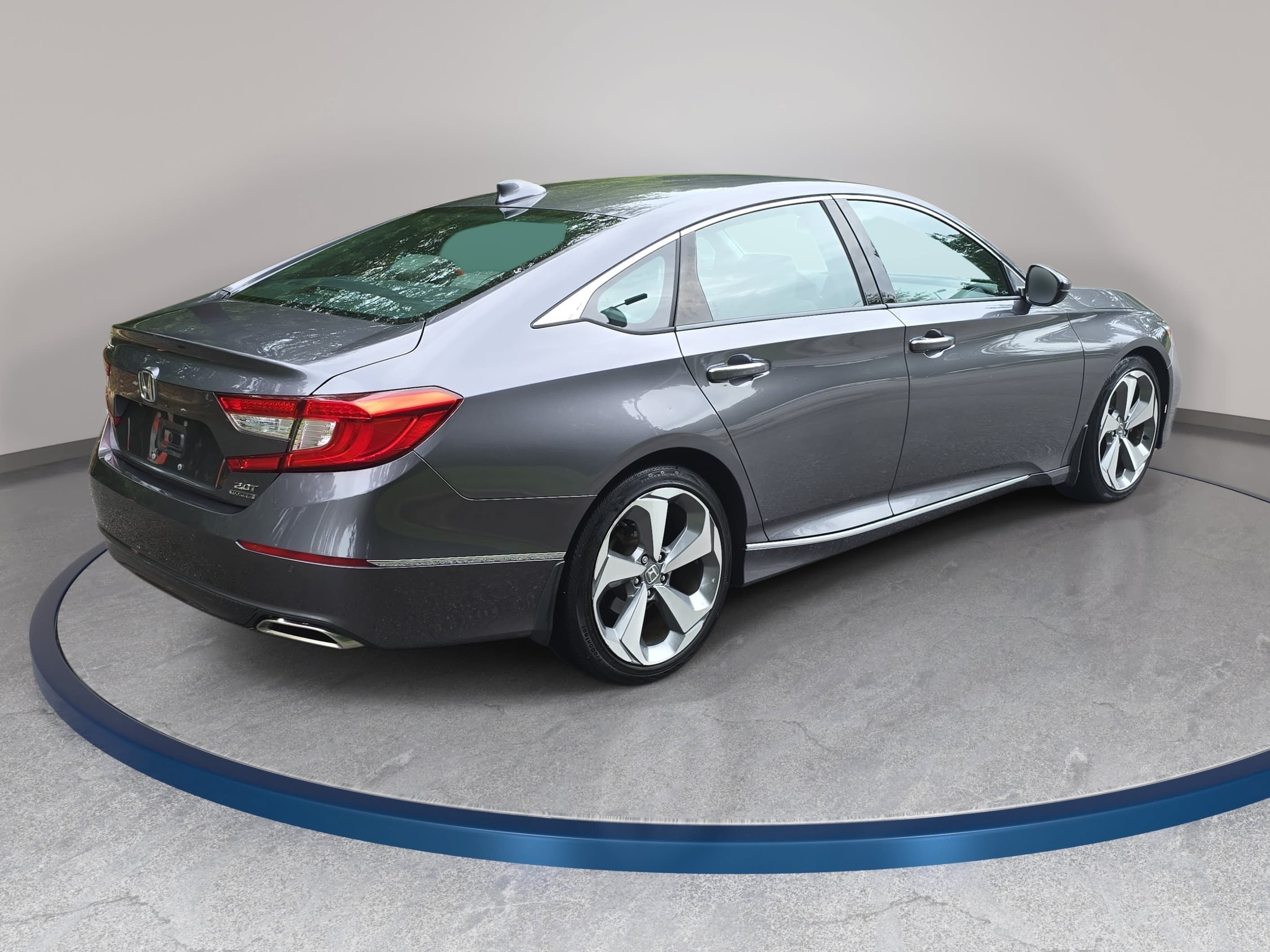 Used 2018 Honda Accord Touring image 5