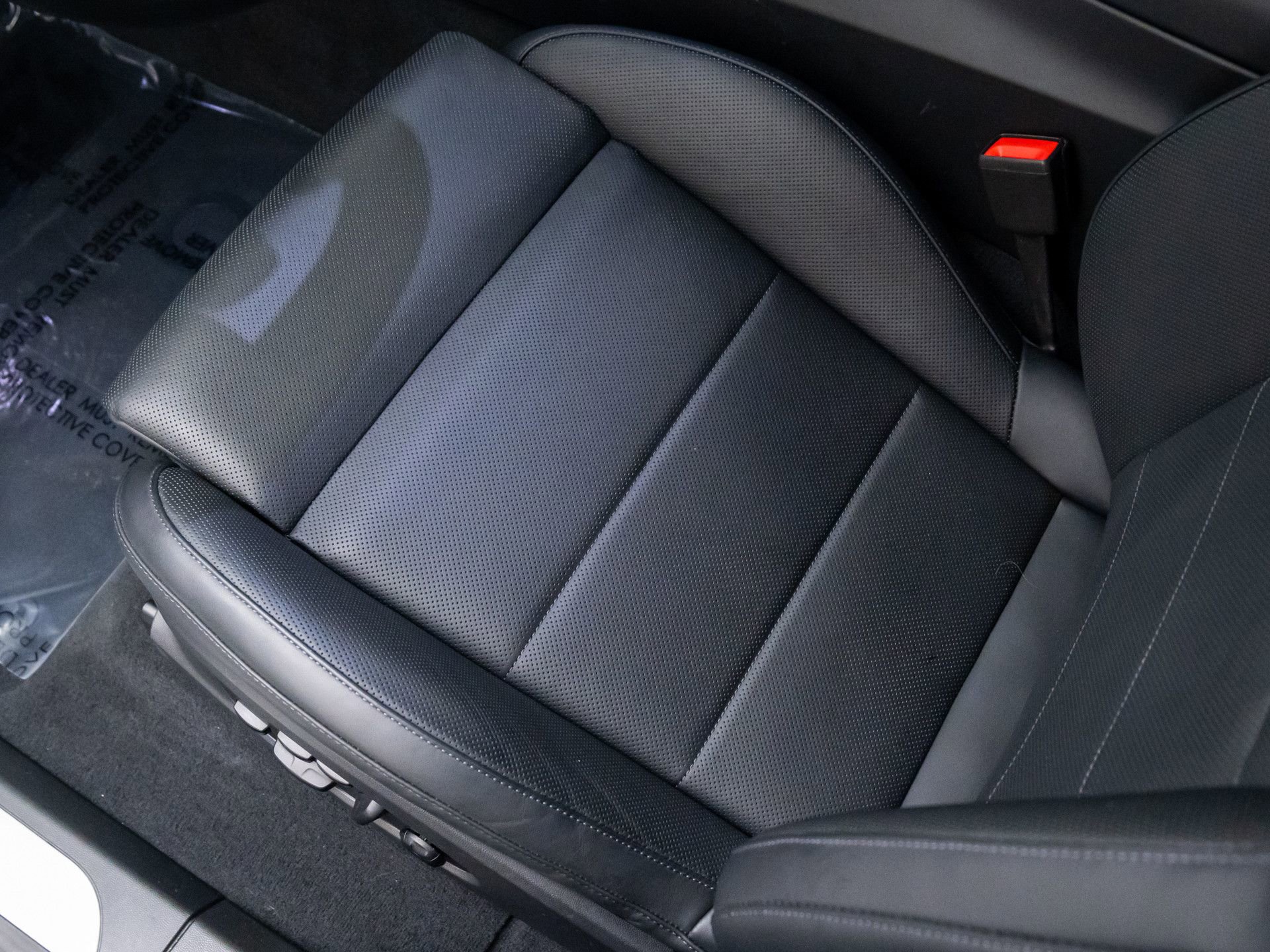 Certified 2025 Porsche Macan 4 Electric AWD/4WD image 16