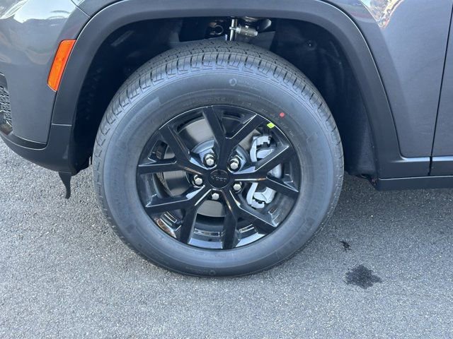 New 2025 Jeep Grand Cherokee L Altitude image 11