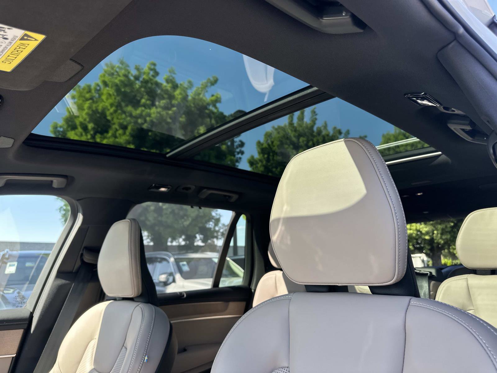 Certified 2026 Volvo XC90 B6 Ultra w/ Protection Package image 35