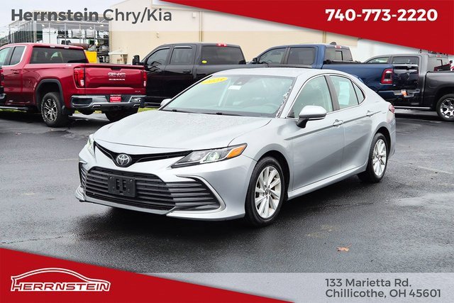 Used 2023 Toyota Camry LE image 3