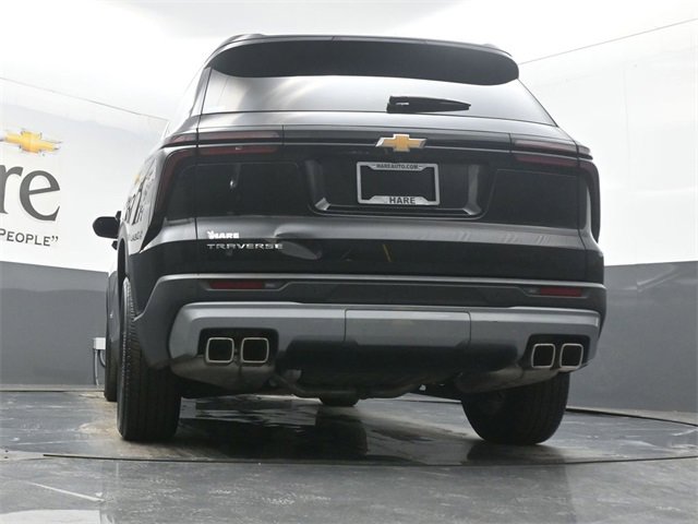 Used 2025 Chevrolet Traverse LT image 55