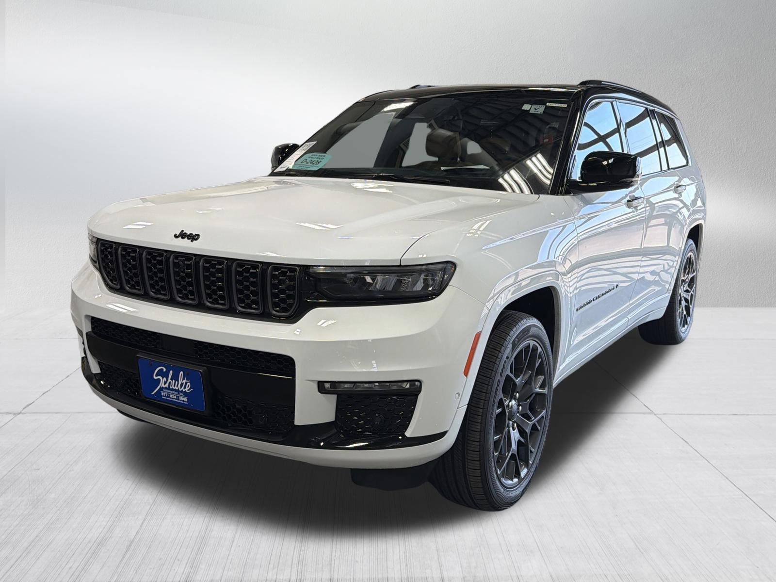 Used 2025 Jeep Grand Cherokee L Summit image 3