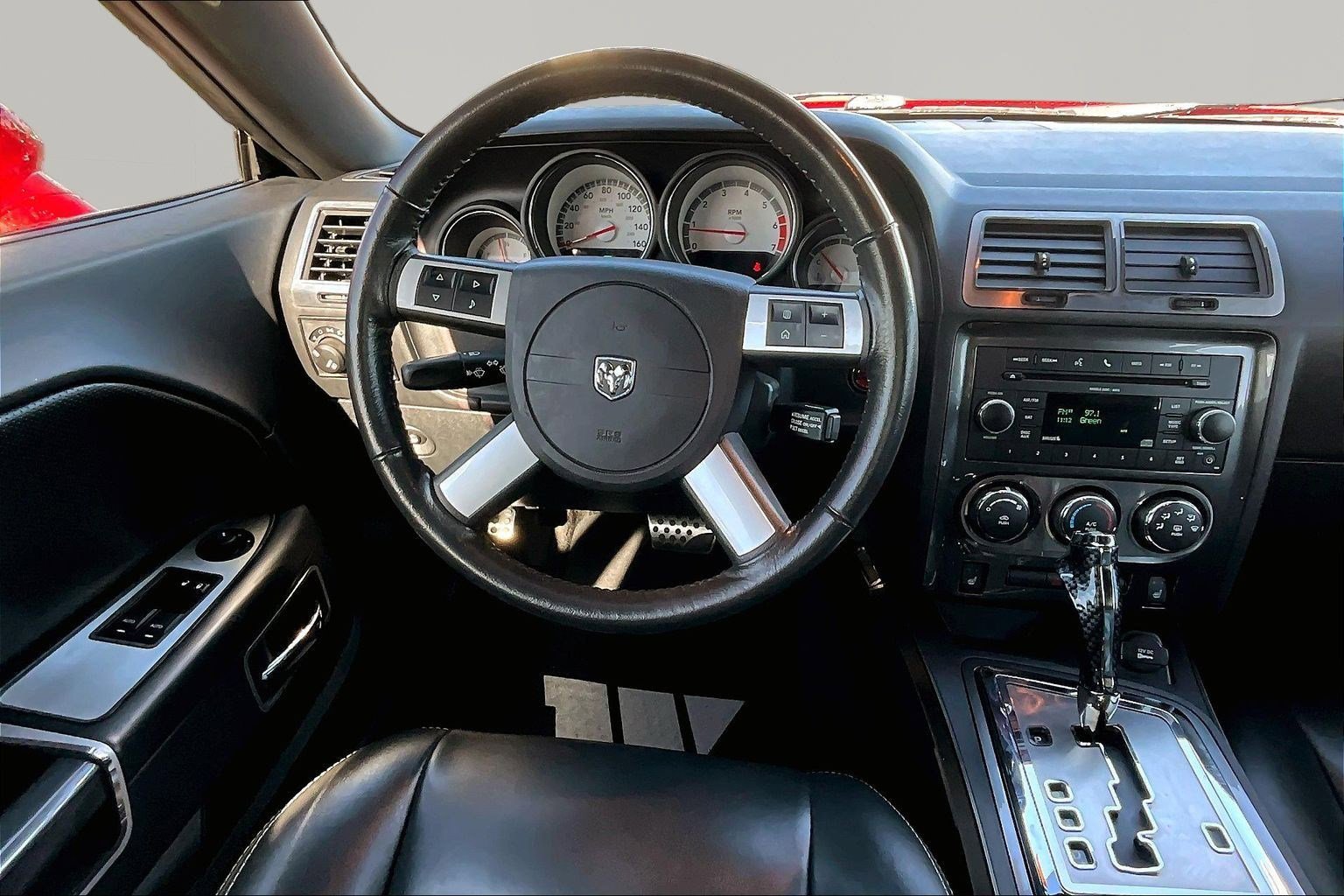 Used 2010 Dodge Challenger R/T RWD image 8