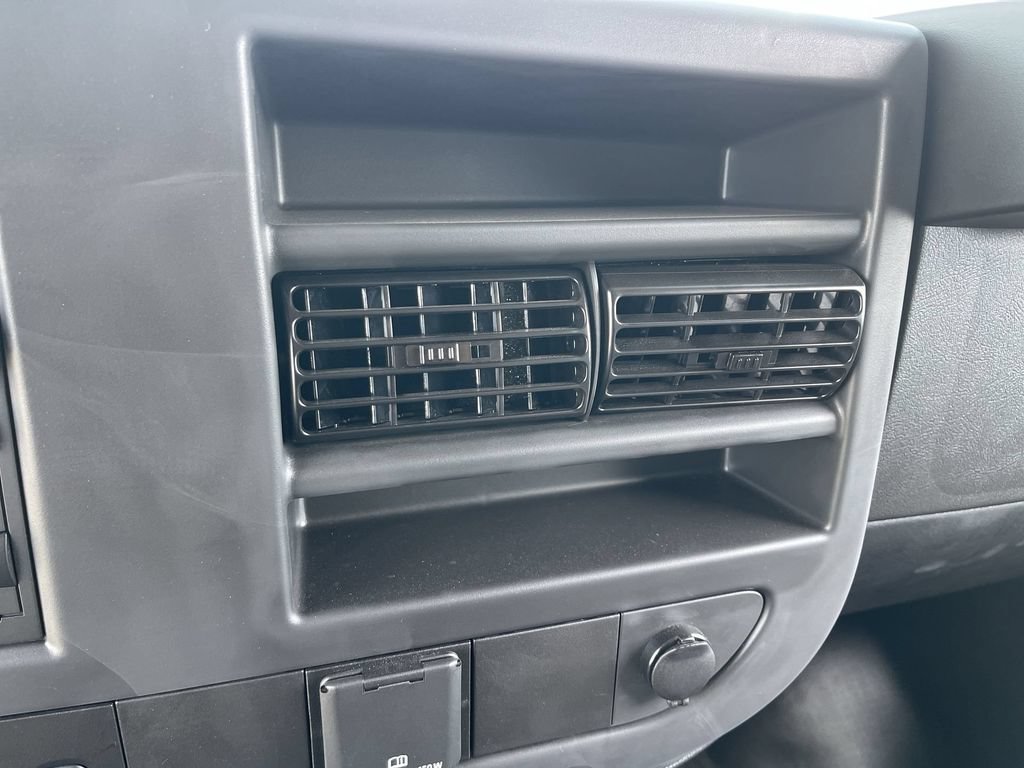 New 2025 GMC Savana 2500 Extended w/ Driver Convenience Package RWD image 21