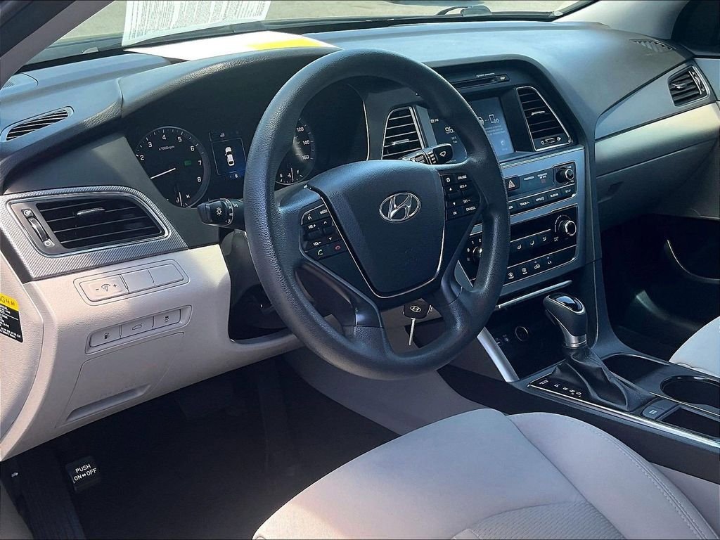 Used 2017 Hyundai Sonata SE FWD image 8