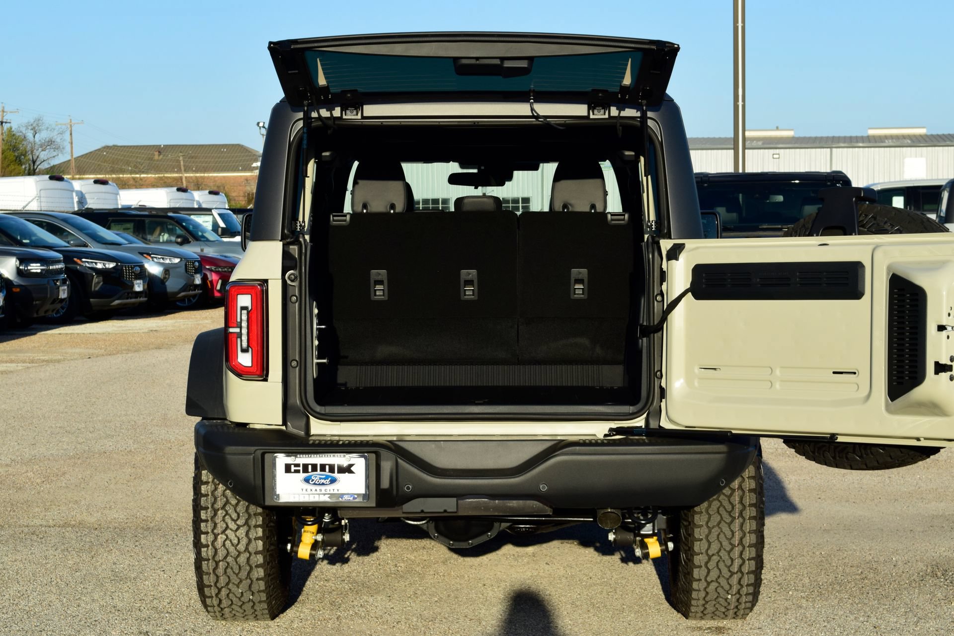 New 2026 Ford Bronco Badlands AWD/4WD image 21