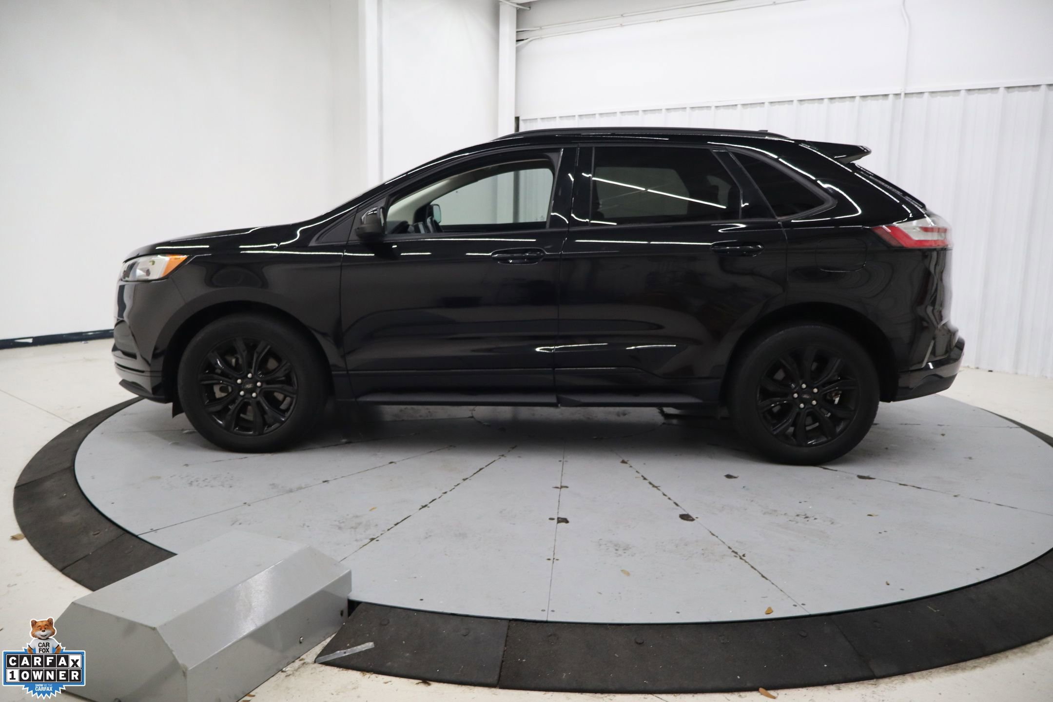 Certified 2022 Ford Edge SE w/ Black Appearance Package image 9