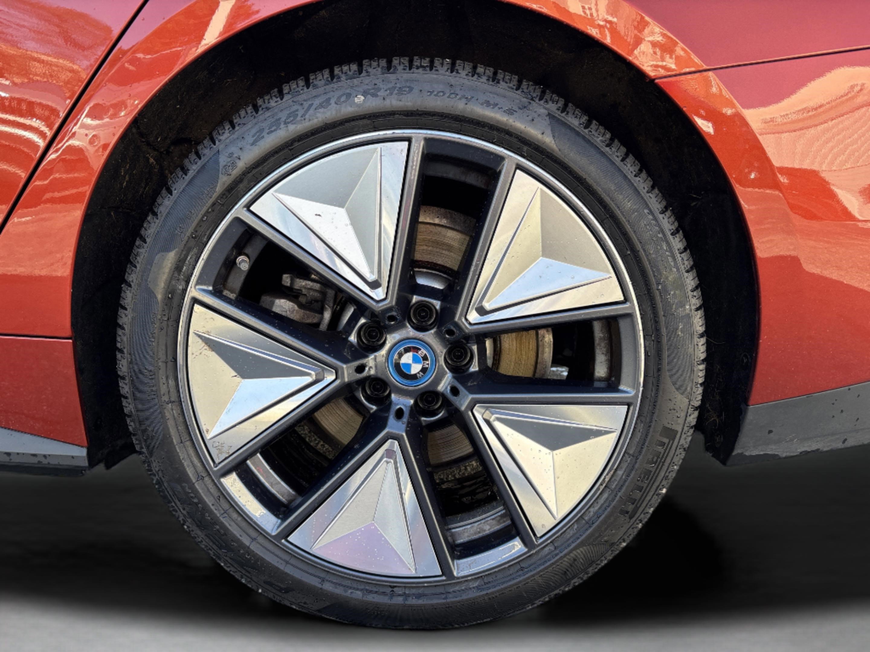 Used 2023 BMW i4 eDrive40 w/ Premium Package image 7