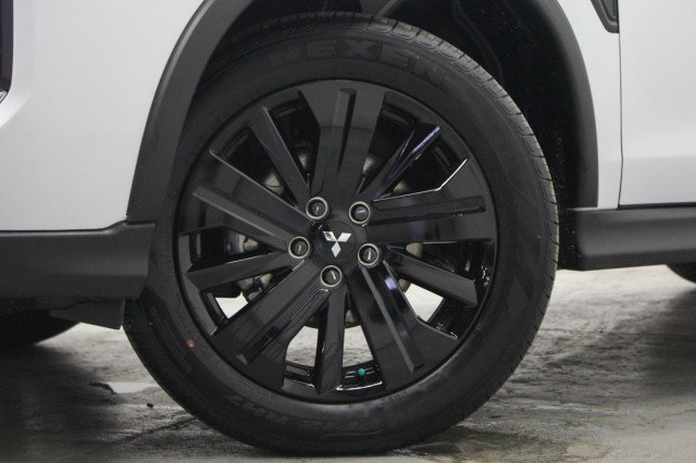 New 2026 Mitsubishi Outlander Sport LE image 3