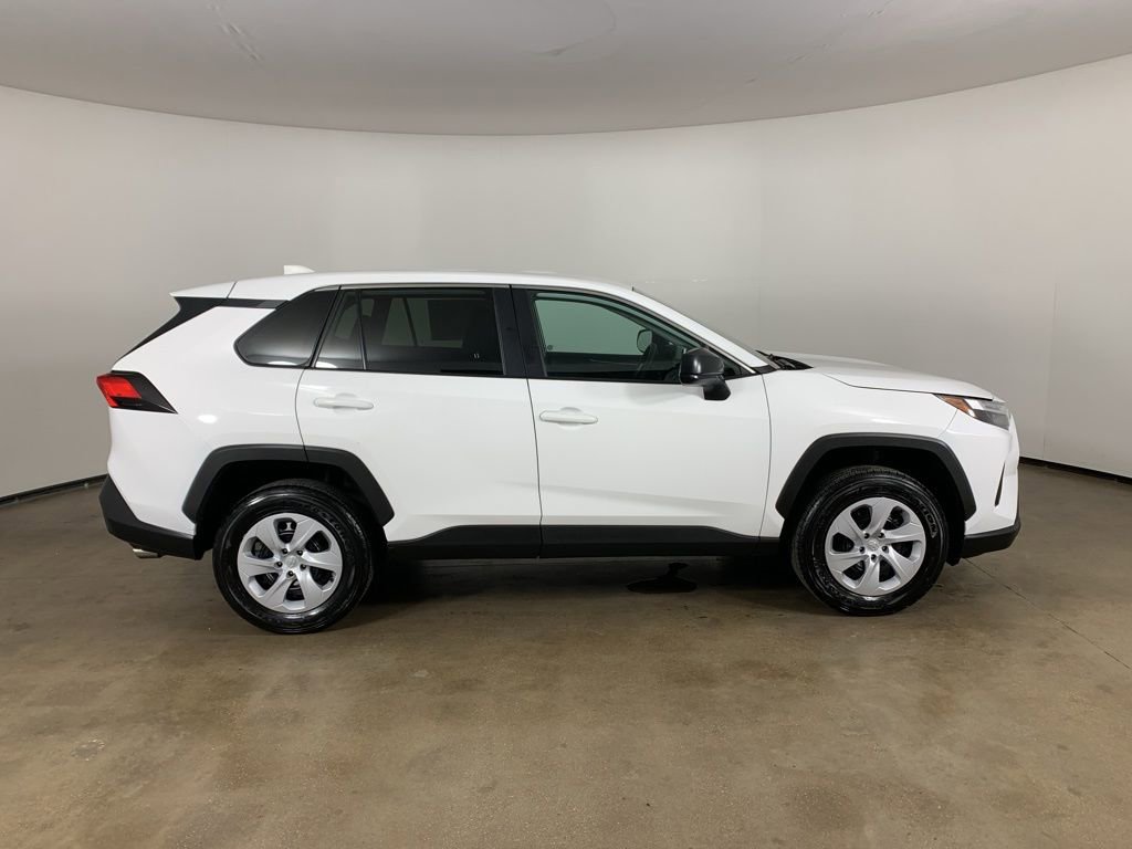 Used 2024 Toyota RAV4 LE AWD/4WD image 7